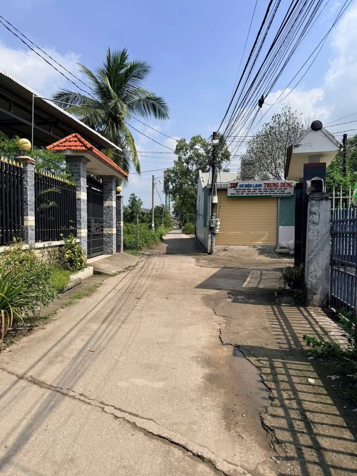 Nhà riêng Long Thành 170m² giá 2 tỷ - Sổ đỏ chính chủ, sân ô tô