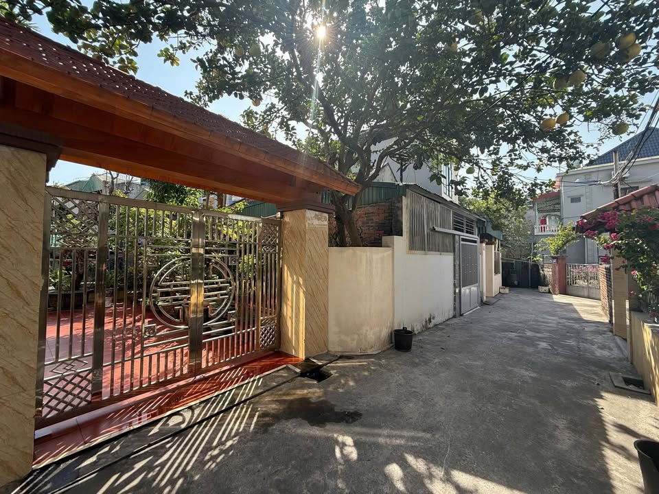 Nhà bán tại Cẩm Trung, Cẩm Phả 89m² giá 2.1 tỷ - Sổ đỏ chính chủ, ô tô đỗ tận cửa!