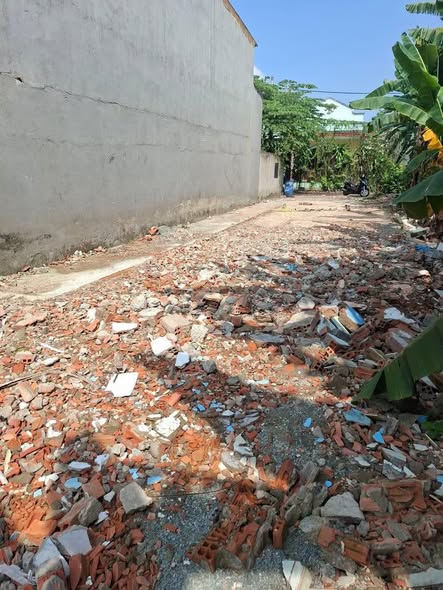 Đất thổ cư Dĩ An 200m² giá 3 tỷ - Đường xe hơi thuận tiện!