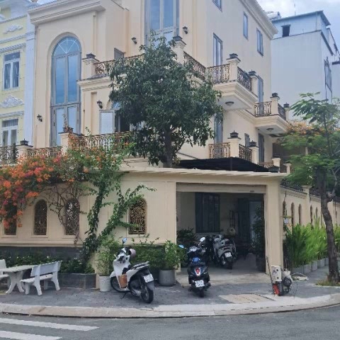 Biệt thự Căn góc 240m² khu thương mại dịch vụ The Season, Lái Thiêu - Giá thỏa thuận hấp dẫn!