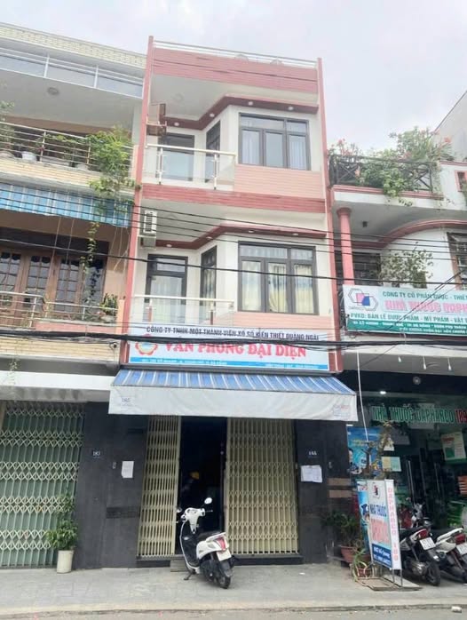Nhà 3 tầng mặt tiền Đỗ Quang, Đà Nẵng 62m² giá 8.9 tỷ - Kinh doanh sầm uất!
