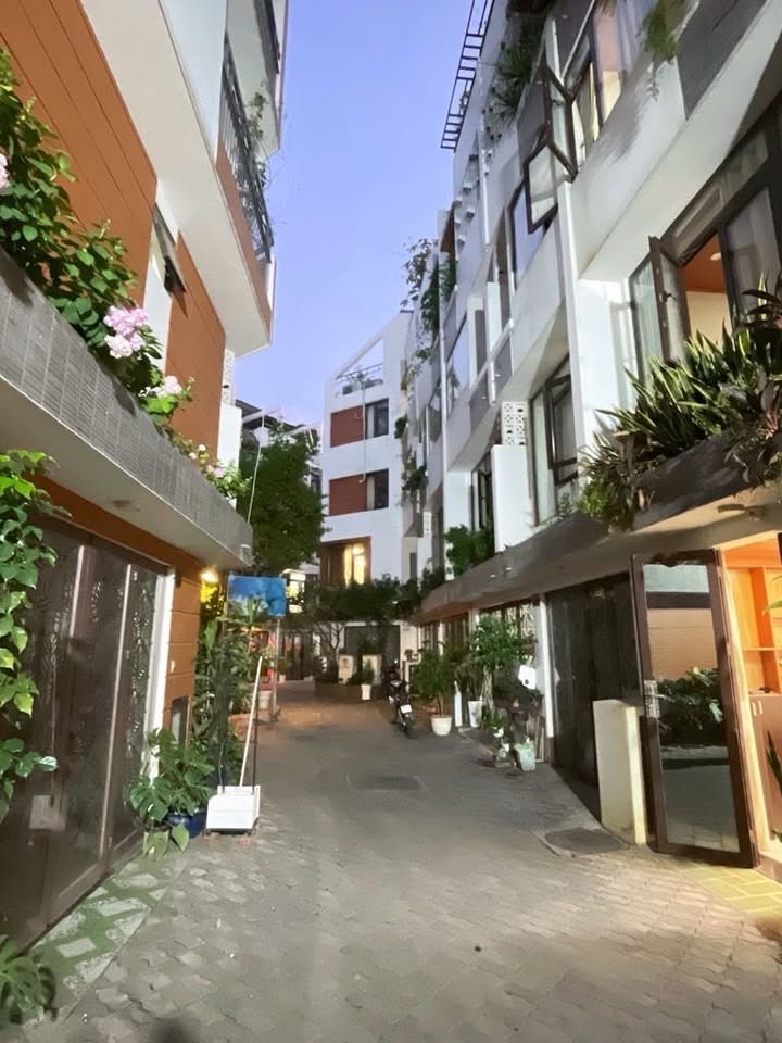 Nhà 5 tầng Cư xá Phú Lâm B, Quận 6, 38m² giá 8.x tỷ - Sổ đỏ chính chủ, không lỗi phong thủy!