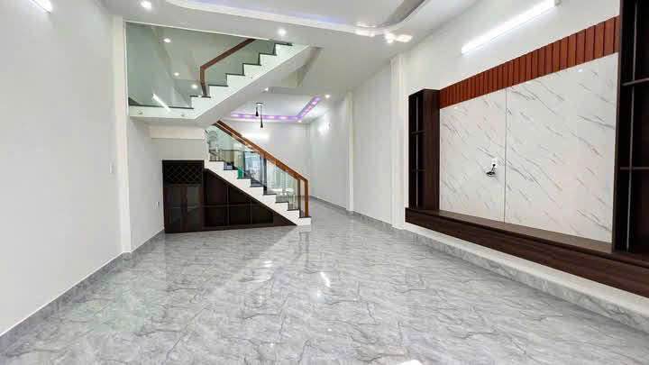 Nhà hẻm 75 Huỳnh Thúc Kháng, Bảo Lộc 103m² giá 3.95 tỷ - Sẵn sàng vào ở!