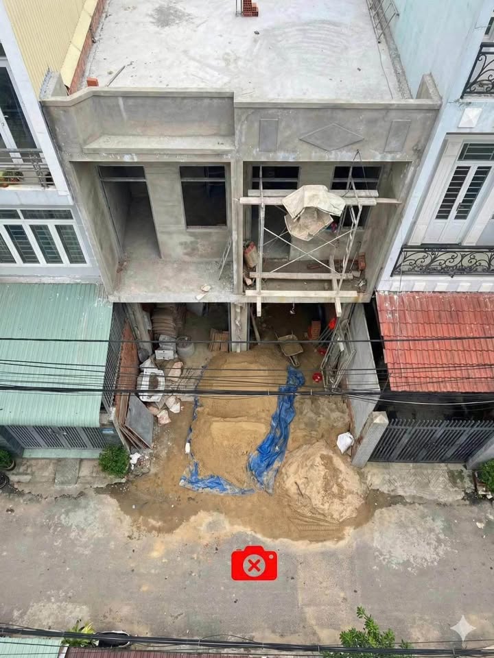 Nhà hẻm taxi 53m² tại khu 223 Tây Sơn - Giá chỉ 3.1 tỷ, gần biển!