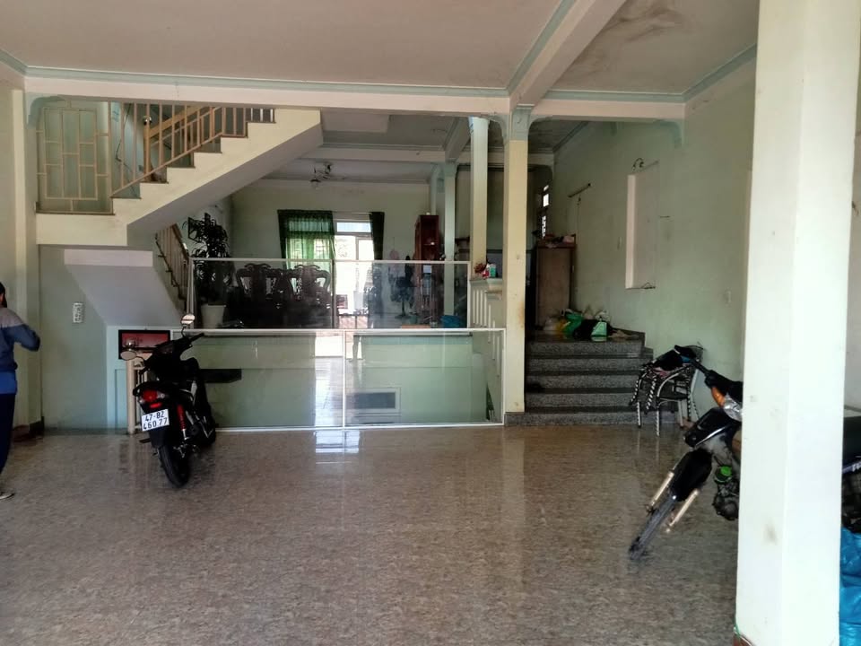 Bán nhà mặt tiền Nguyễn Văn Cừ, Tân Lập, 252m² giá 11 tỷ - Kinh doanh sầm uất!