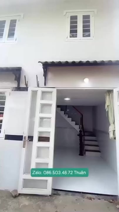 Nhà phố Dĩ An 25m² giá 880 triệu - Sổ chung chính chủ, gần trường học!