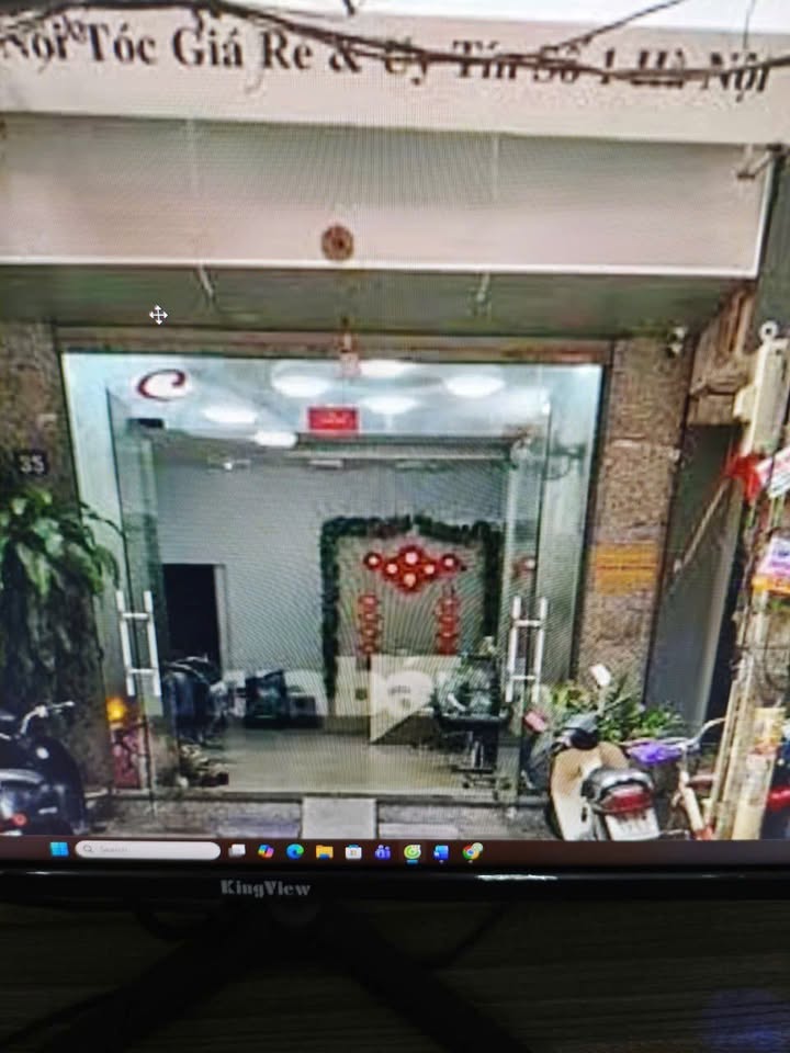 Cho thuê tầng 1 nhà mặt phố Phan Phù Tiên quận Đống Đa 45m² - Giá chỉ 11 triệu/tháng!