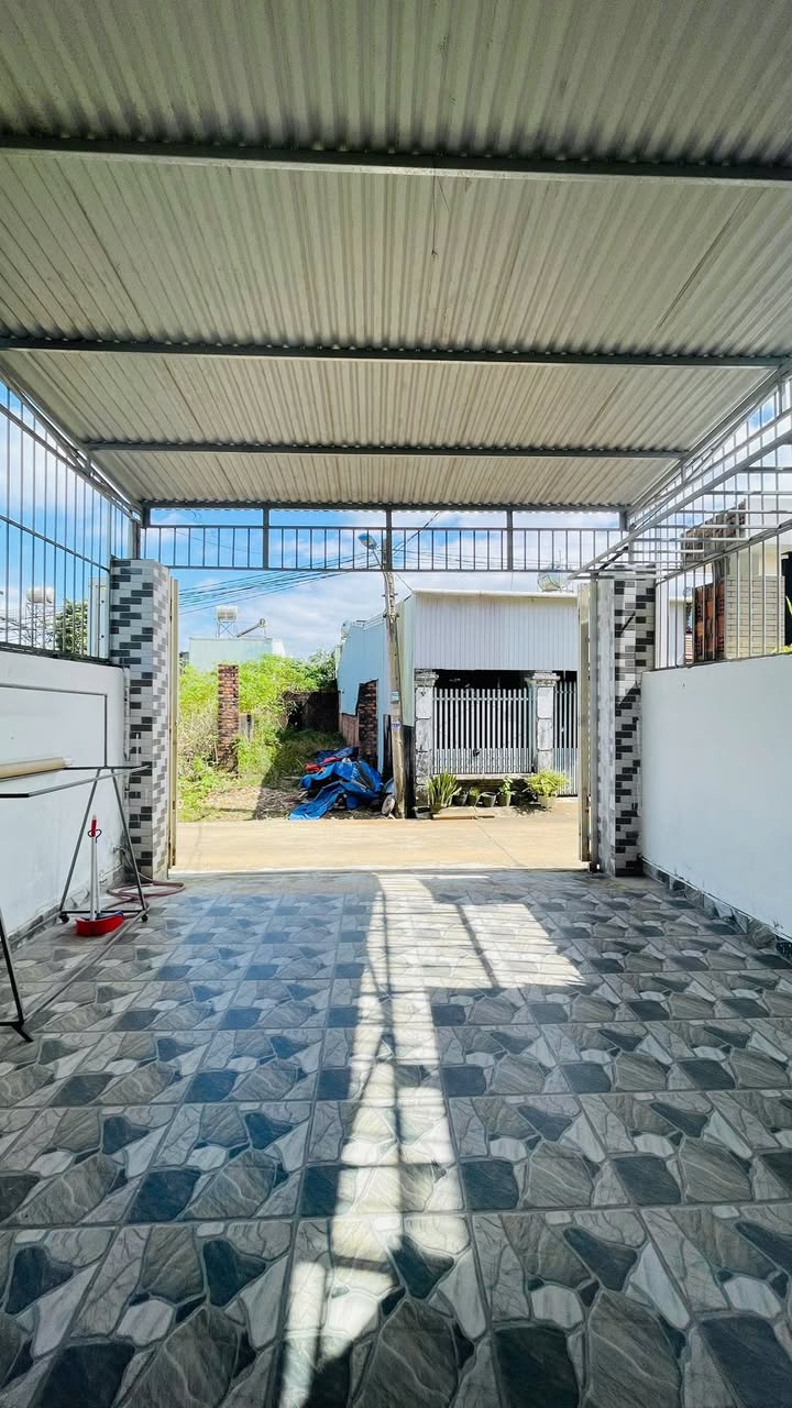 Nhà riêng Hẻm 471 Lý Thái Tổ 150m² giá 1.7 tỷ - Tiện nghi đầy đủ, chính chủ!