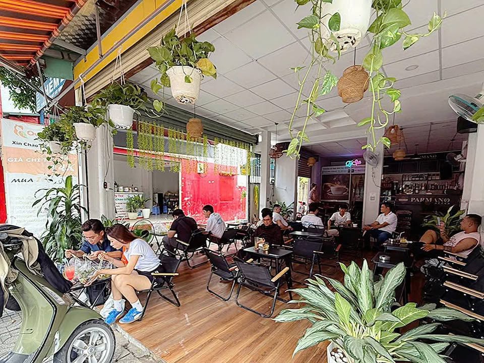 Quán cafe góc 2 mặt tiền tại Tân Phú 85m² - Đang hoạt động, vào kinh doanh ngay!
