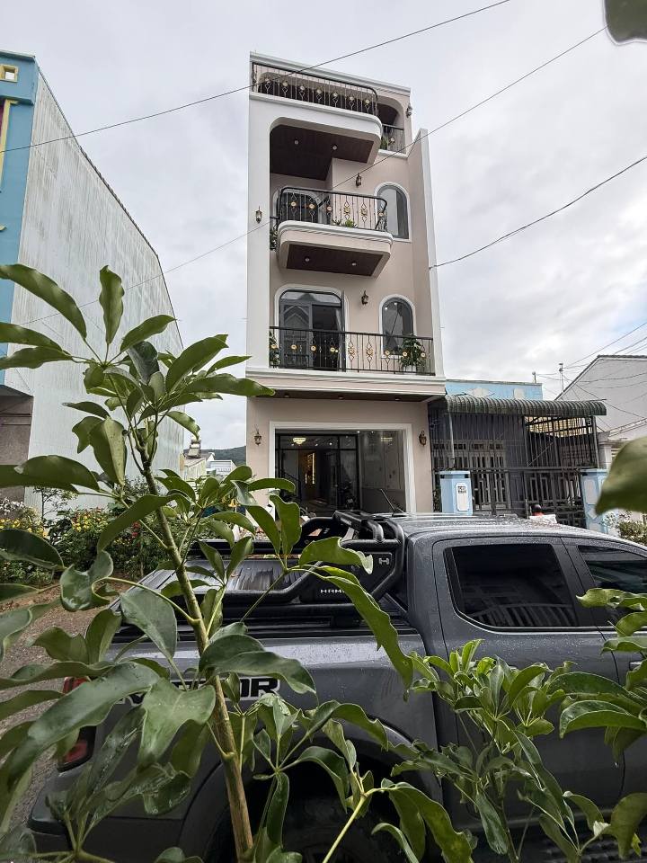 Bán gấp nhà phố biệt thự An Sơn, Đà Lạt 100m² giá 14.6 tỷ - Đường nhựa 8m rộng rãi!