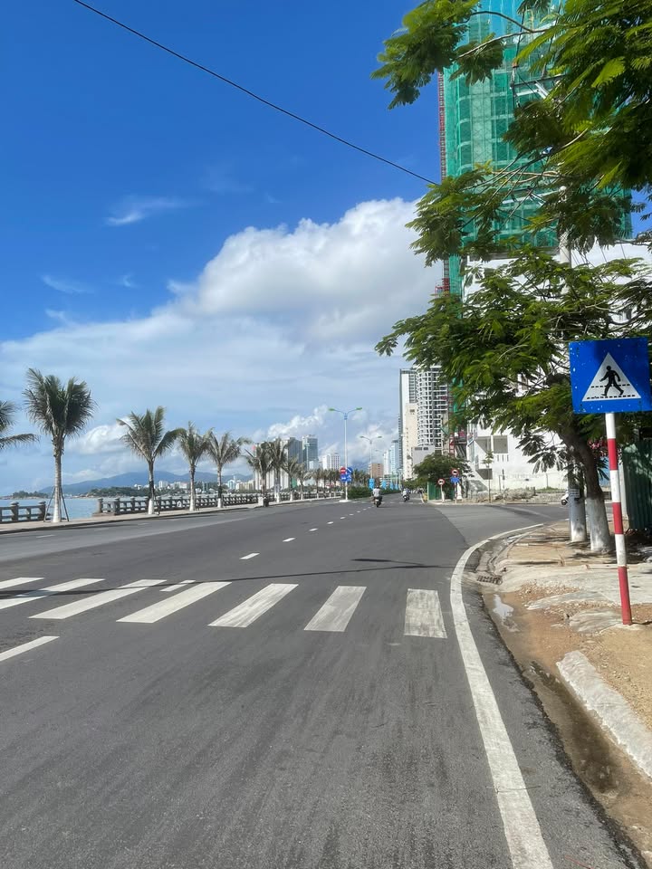 Chuyển nhượng dự án khách sạn 4 sao mặt biển Phạm Văn Đồng, Nha Trang - 340m² giá 170 tỷ!