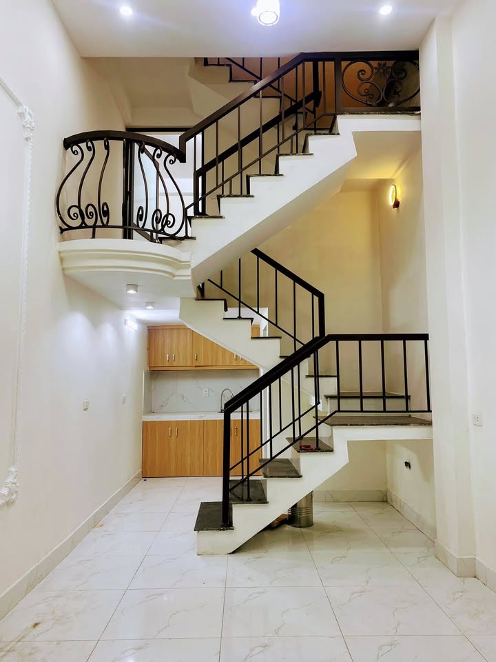 Nhà 3.5 tầng Phường Năng Tĩnh 30m² giá 1.4 tỷ - Nội thất đầy đủ chờ chủ mới!