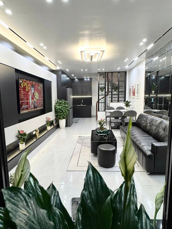 Nhà phố Cự Lộc, Thanh Xuân 40m² giá 9.25 tỷ - Vị trí đắc địa gần Royal City!