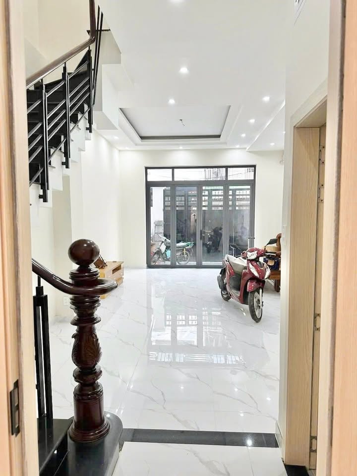 Nhà cho thuê tại Nguyễn Thái Sơn 70m² giá 18 triệu - Phù hợp làm văn phòng và ở gia đình!