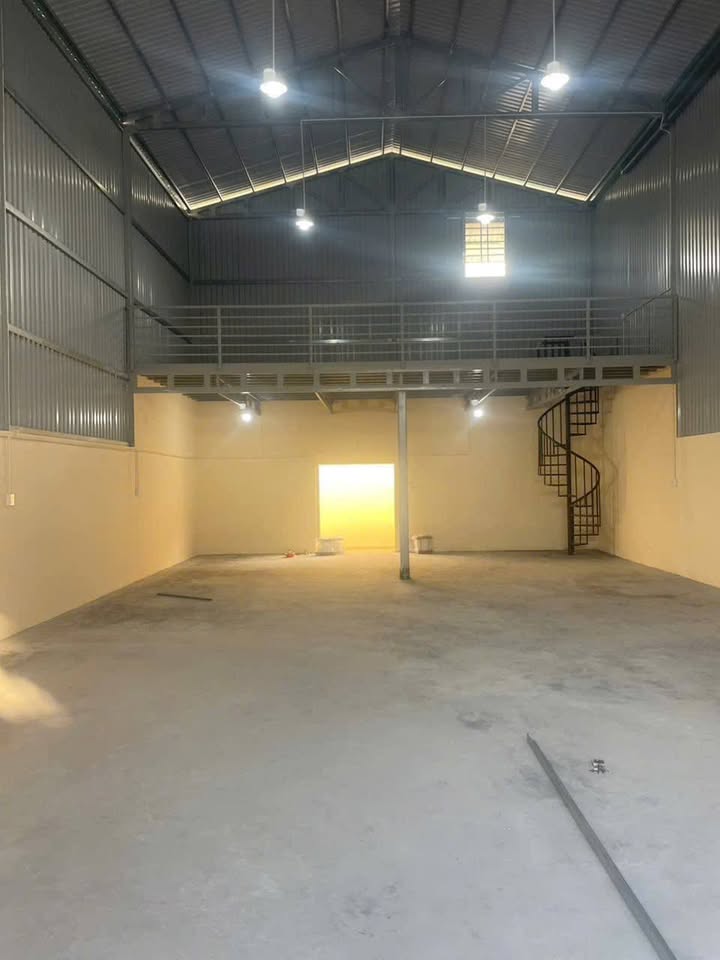 Kho cho thuê đường TX25, phường Thạnh Xuân, quận 12, diện tích 198m² - Giá chỉ 20 triệu/tháng!