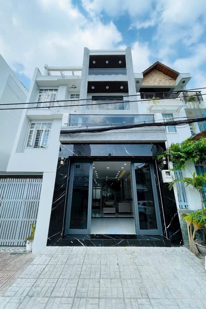 Nhà phố Lâm Văn Bền, quận 7, 80m² giá 18.8 tỷ - Full nội thất sang trọng, có thang máy!
