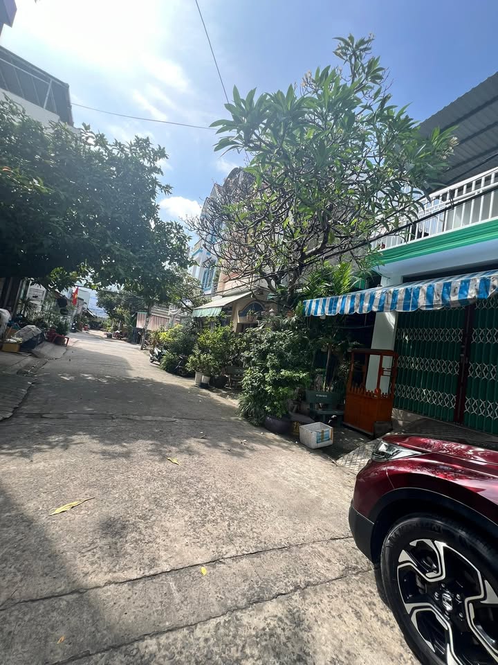 Nhà bán Bình Trị Đông 64m² giá 5.9 tỷ - Sát mặt tiền, hoàn công đầy đủ!