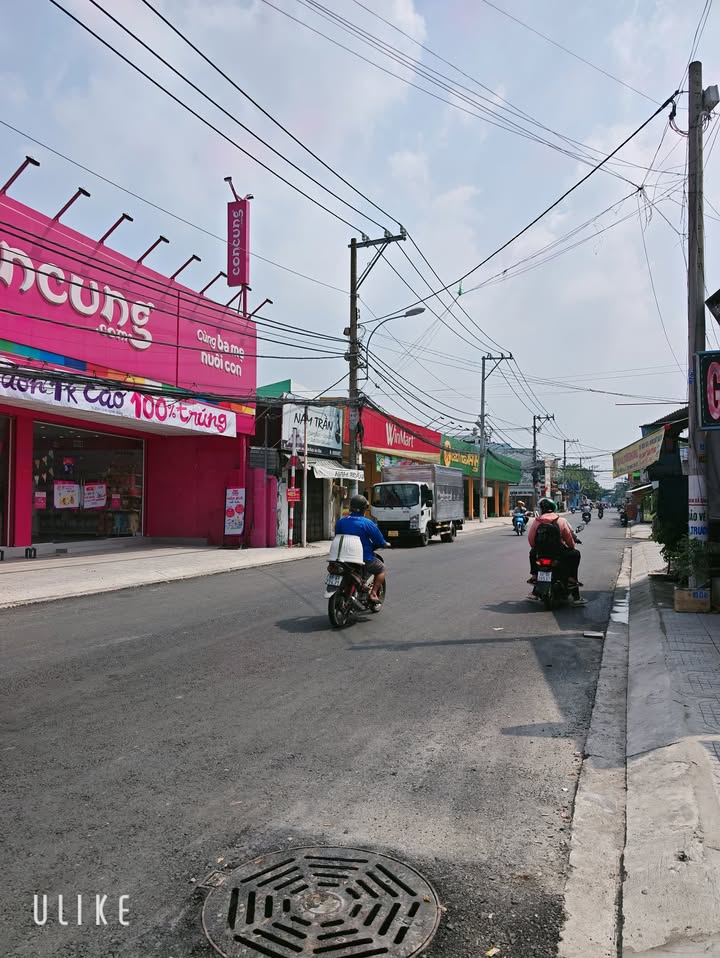 Nhà 2 tầng Tân Xuân Hóc Môn 128m² giá 6.5 tỷ - Đường xe hơi, khu dân trí cao!