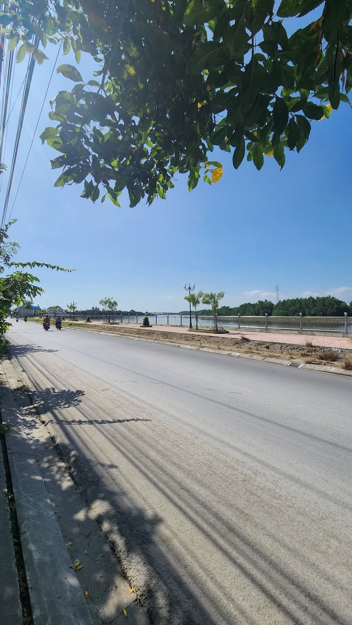 Nhà vườn mặt tiền đường 826C, xã Phước Lại, 252m² - Không gian sống xanh mát!