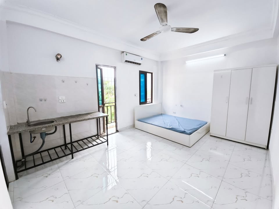 Phòng cho thuê tại 58 Trần Bình, Cầu Giấy 20m² giá 4.5 triệu - Không gian rộng thoáng với ban công