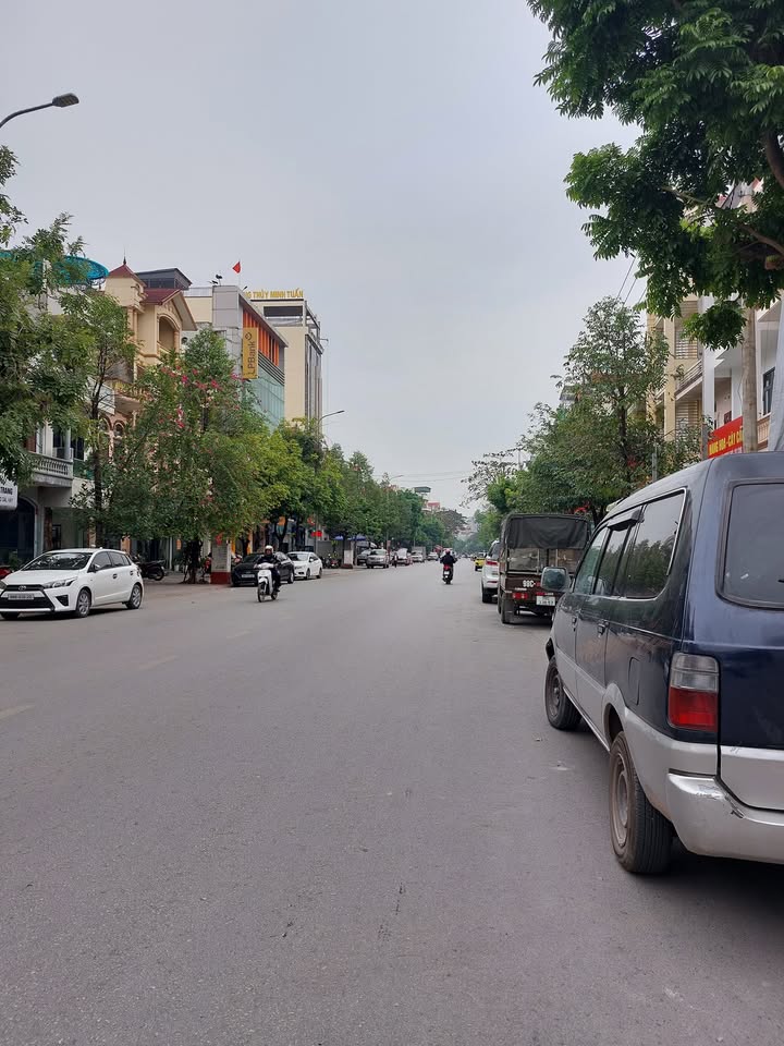 Nhà cho thuê kinh doanh mặt tiền Lê Lợi, Bắc Giang - Vị trí đẹp, sầm uất!