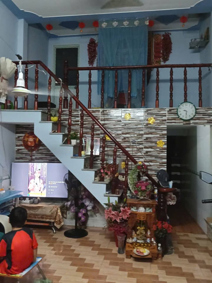 Nhà phố Tân Phước Khánh 44m² giá 700 triệu - Vị trí đắc địa, gác lửng đẹp!