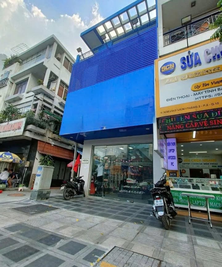 Cho thuê mặt bằng kinh doanh 2 mặt tiền đường 3/2 quận 10 - Thiết kế hiện đại, vị trí đắc địa!