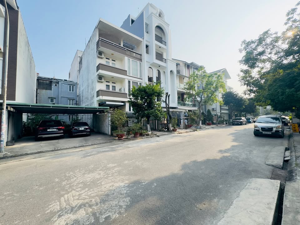 Đất phân lô biệt thự Lê Hồng Phong Hải Phòng 126m² - Vị trí đắc địa, giá thỏa thuận!