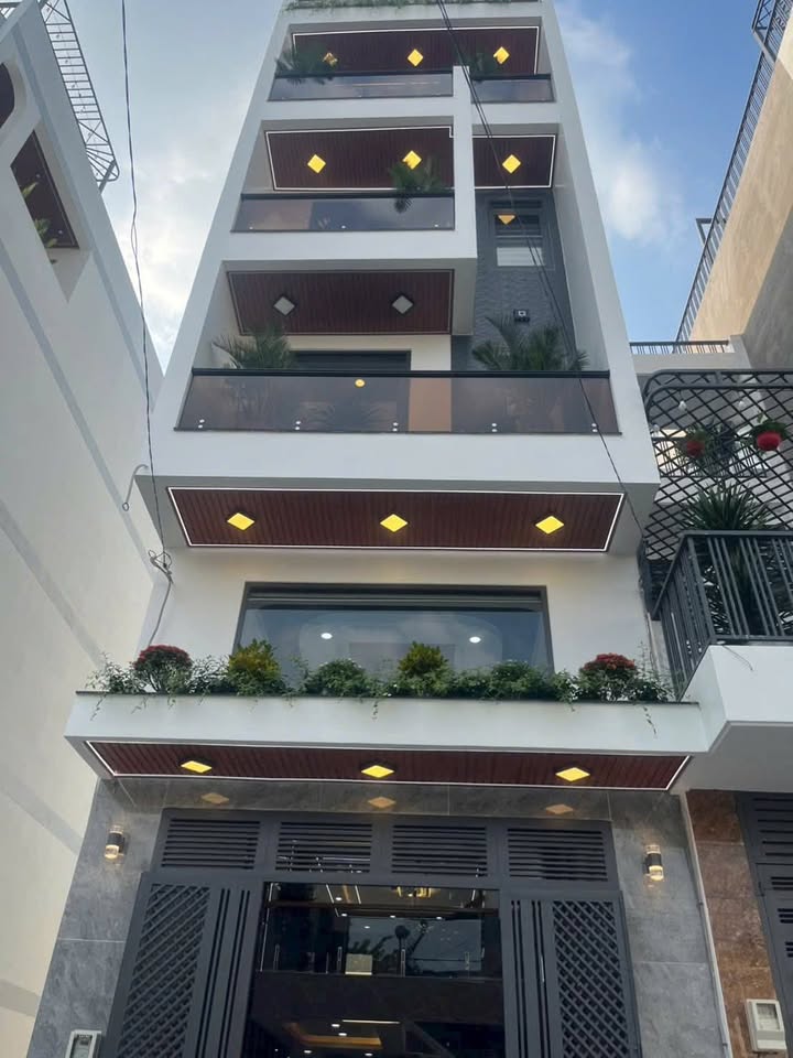 Nhà bán quận 12, đường Tân Chánh Hiệp 18, 108m² giá 8.3 tỷ - Chỉ việc xách vali vào ở!