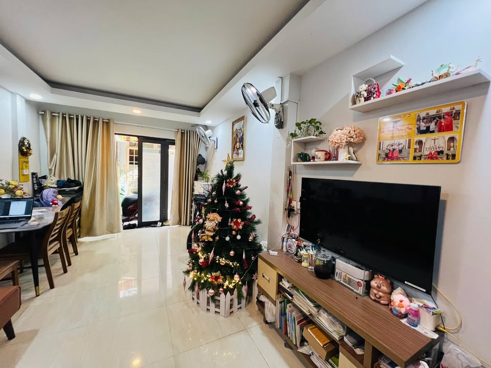 Nhà đẹp 2 tầng 2 mặt hẻm Trần Văn Đang, Quận 3 - Giá chỉ 3.58 tỷ!