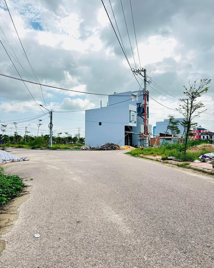 Đất nền Nhơn Bình, Quy Nhơn 66.9m² giá 3.05 tỷ - Đường rộng thuận tiện kinh doanh!
