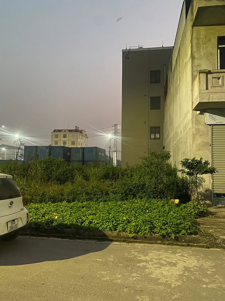 Đất nền Thân Nhân Trung Bắc Giang 78.5m² giá 35xx - Khu vực sầm uất, tiện ích đầy đủ!