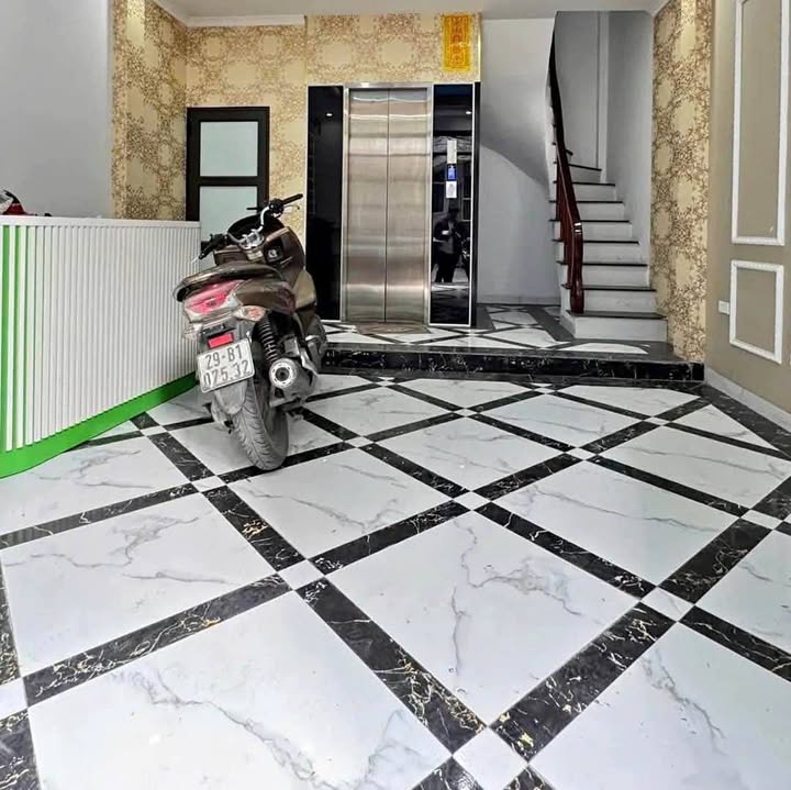 Nhà riêng Đông Ngạc 31m² giá 9 tỷ - Kinh doanh cực tốt, sổ đỏ chính chủ!