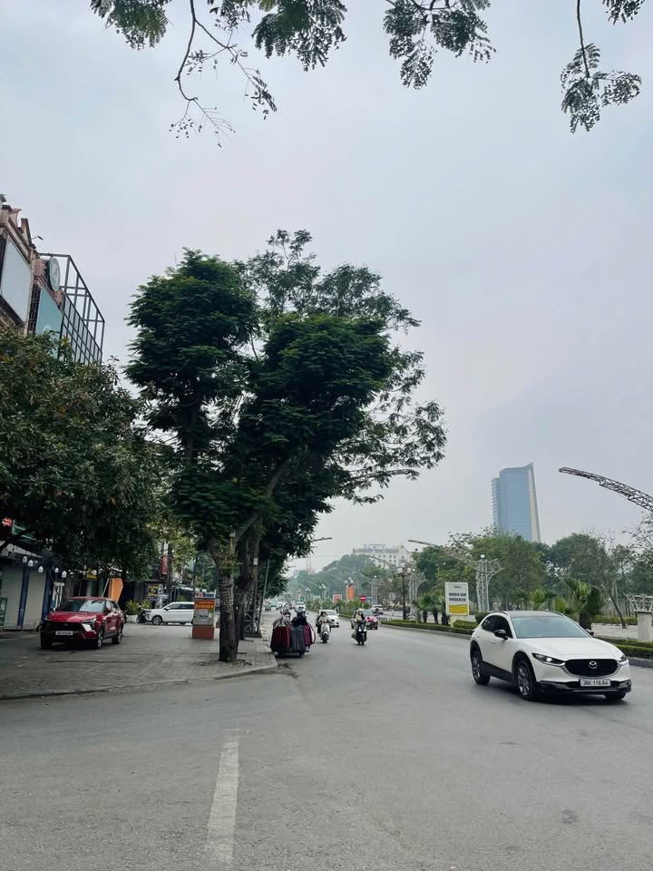 Nhà 3 tầng mặt tiền kinh doanh phường Lam Sơn 88m² chỉ 8 tỷ - Vị trí đắc địa thuận lợi!