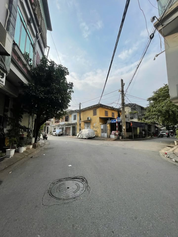 Bán nhà mặt đường Trại Chuối 50m² giá thỏa thuận - Căn góc 3 mặt thoáng, kinh doanh tốt!