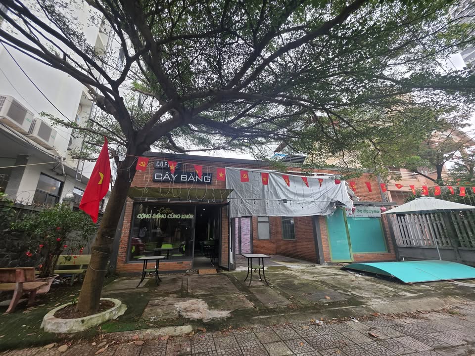 Cho thuê mặt bằng Vương Thừa Vũ, Đà Nẵng 300m² giá 100 triệu - Vị trí trung tâm du lịch!