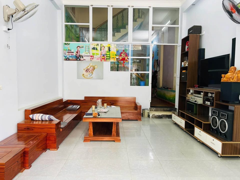 Nhà riêng 2,5 tầng đường Hưng Thịnh, Lào Cai 130m² giá 3 tỷ - Vị trí thuận lợi, thương lượng ngay!