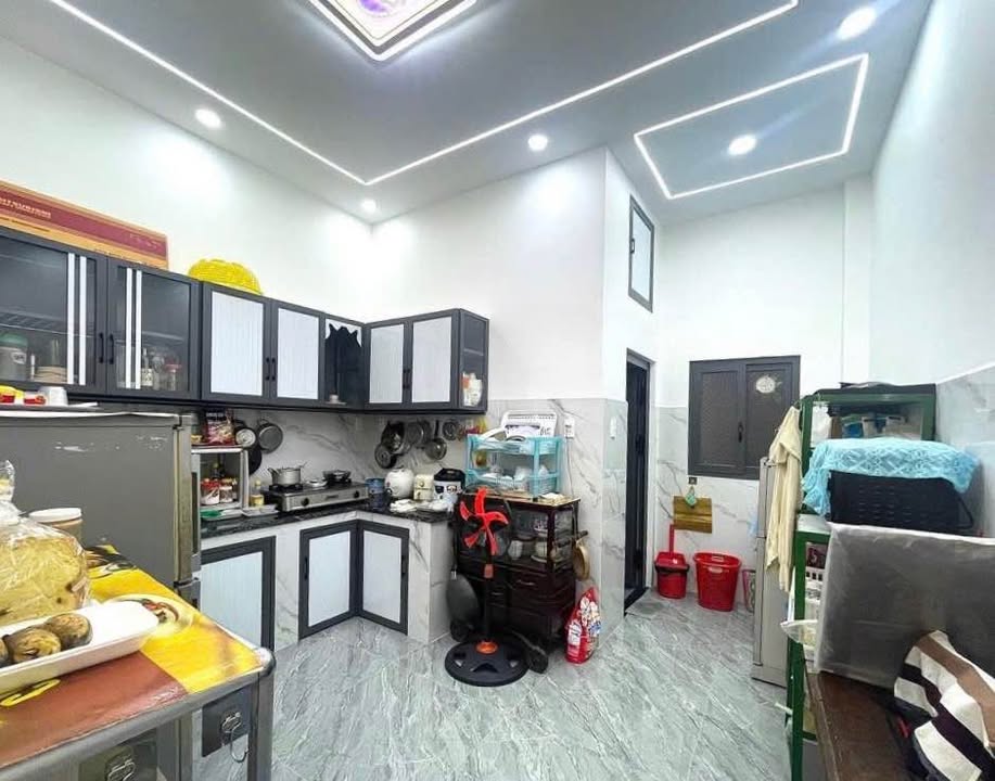 Nhà phố Quận 10 Lê Hồng Phong 44m² giá 10.65 tỷ - Ô tô đỗ cửa, 4 tầng sang trọng!