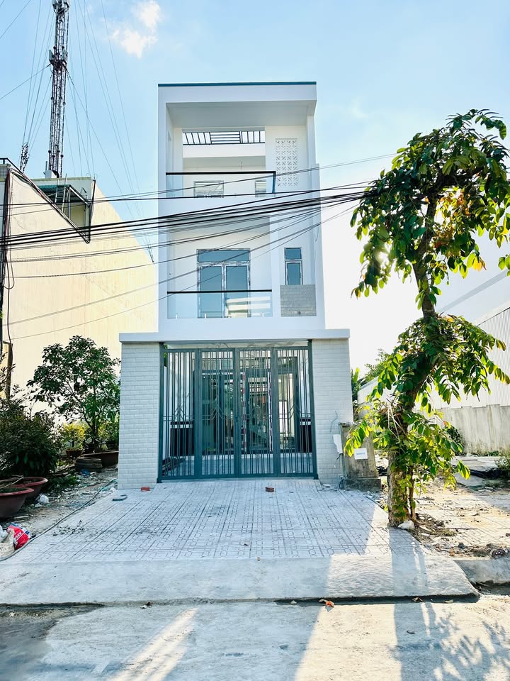 Nhà 3 tầng KDC Văn Hoá Tây Đô, 125m² giá 5.5 tỷ - Vị trí đắc địa gần trung tâm