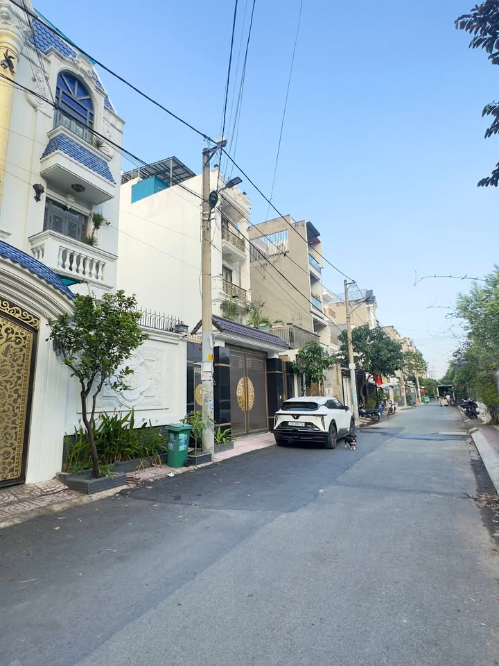 Đất nền Lê Văn Chí, Linh Trung, Thủ Đức 103.5m² giá 7.2 tỷ - Cơ hội đầu tư tuyệt vời!