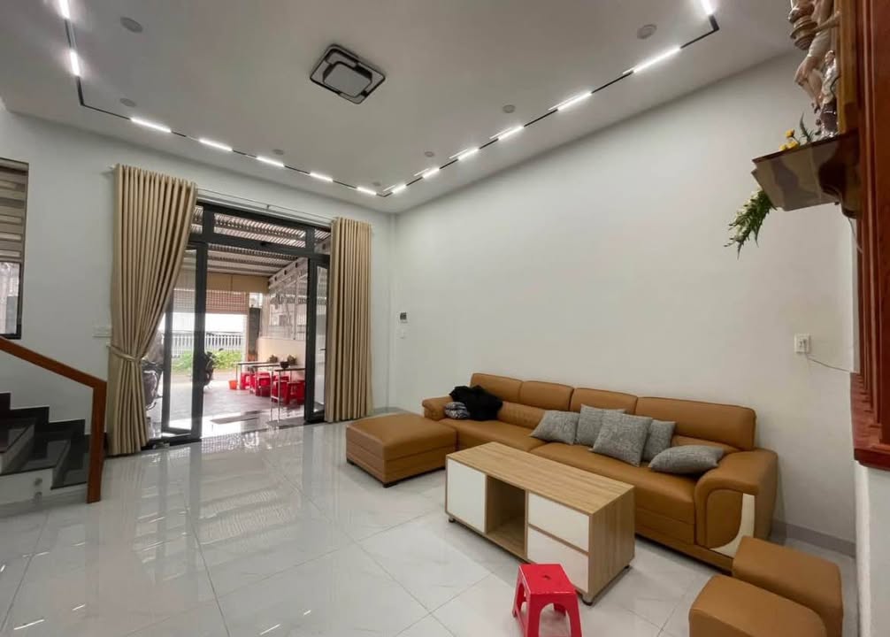 Nhà Bán Mặt Tiền Nguyễn Đức Cảnh, Phường 1, Bảo Lộc 162m² giá 4.2 tỷ - Đường ô tô vào tận nơi!