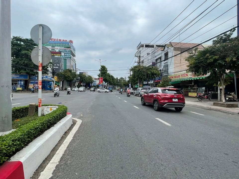 Nhà mặt tiền đường Đồng Khởi, Biên Hòa 100m² giá chỉ 18 triệu - Kinh doanh đa ngành nghề!