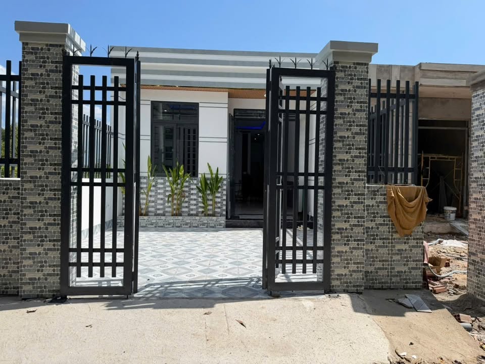 Nhà đẹp tại Khu phố Suối Nhum, Phường Tân Thành, 125m² giá 1.8 tỷ - Sẵn sàng vào ở!