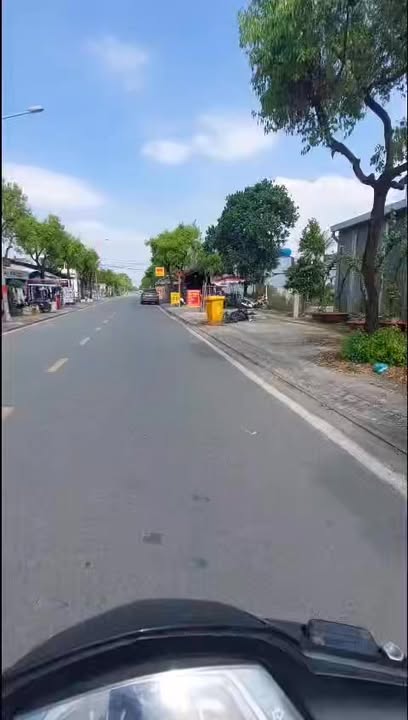 Đất nền Tân Hiệp Hóc Môn 98m² giá 3.49 tỷ - Khu dân cư an ninh, đông đúc!