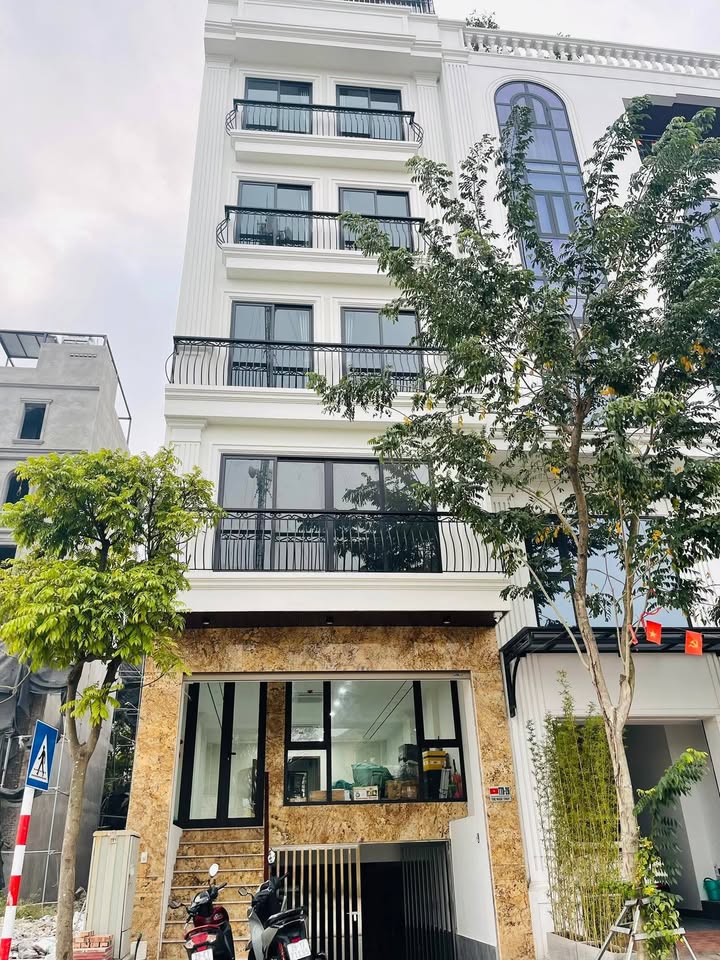 Nhà nguyên căn cho thuê tại Ngọc Thụy, Long Biên - Full đồ, sẵn sàng hoạt động!