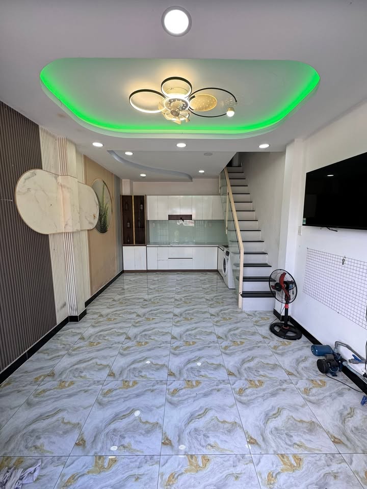 Nhà mặt tiền đường Rạch Cát, Q8, 21m² giá 6 triệu - Kinh doanh thuận lợi!