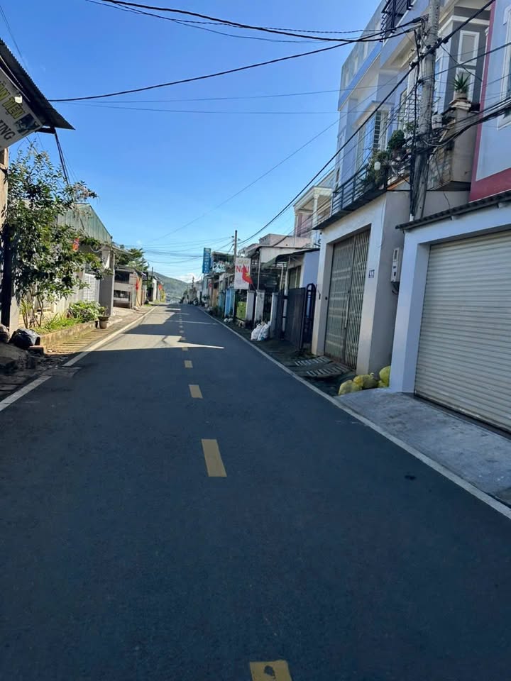 Nhà ở + Dãy phòng trọ Đức Trọng 203m² giá 4.6 tỷ - Cơ hội đầu tư sinh lời!