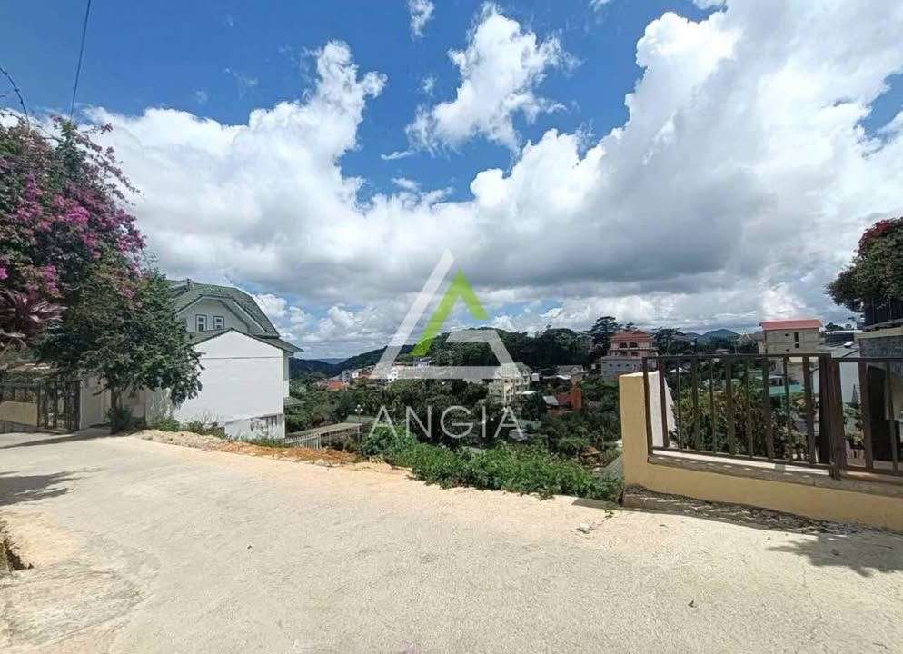 Đất 2 mặt tiền đường Khe Sanh Đà Lạt 215m² giá 11 tỷ - Địa thế đắc địa, đầu tư sinh lời!