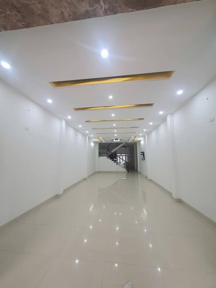 Nhà cho thuê 3 tầng đường Lê Quảng Chí, Hòa Xuân 100m² giá 15 triệu - Nội thất cơ bản, vào ở ngay!