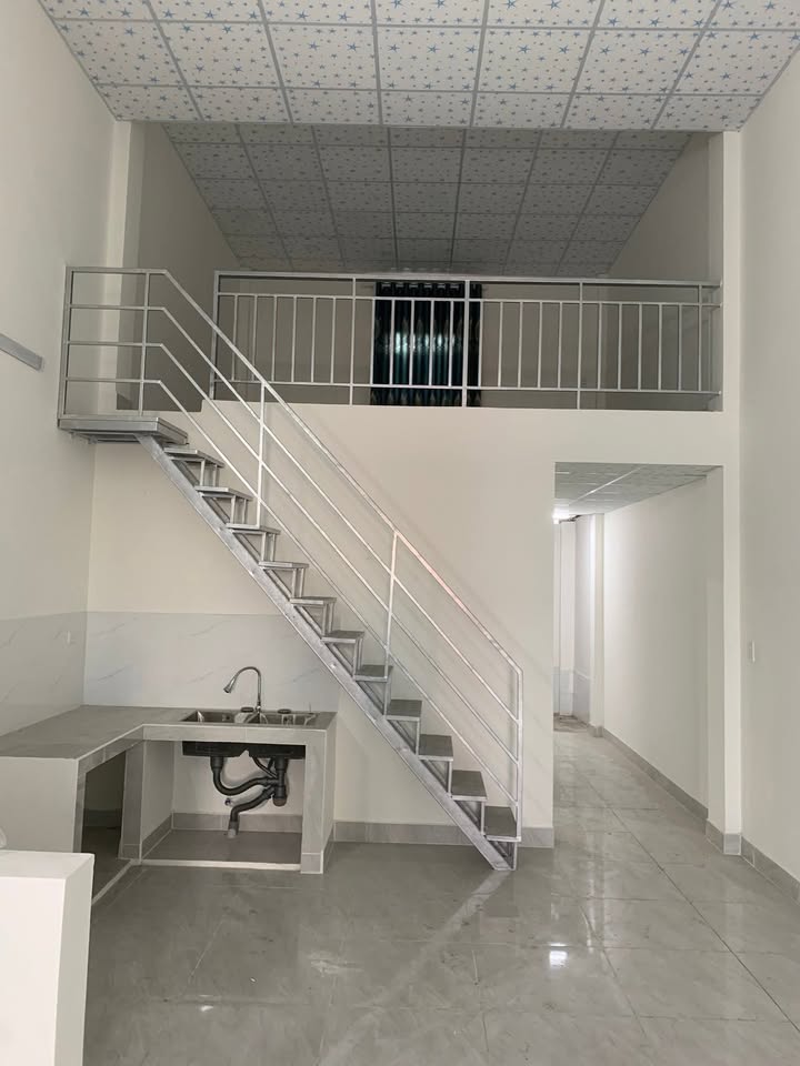 Nhà mặt tiền ĐT743 Dĩ An 150m² giá 10 triệu - Dọn vào ở ngay!